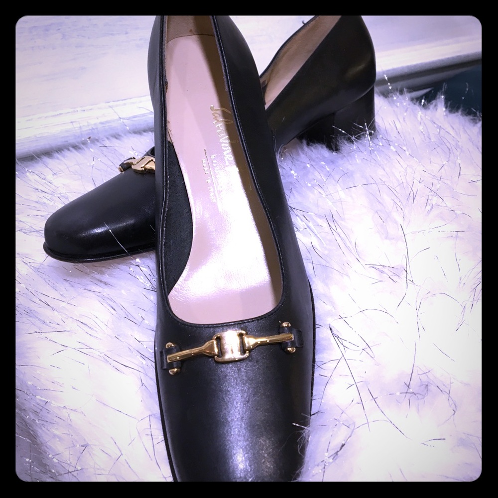Salvatore Ferragamo shoes ~ Size 6
